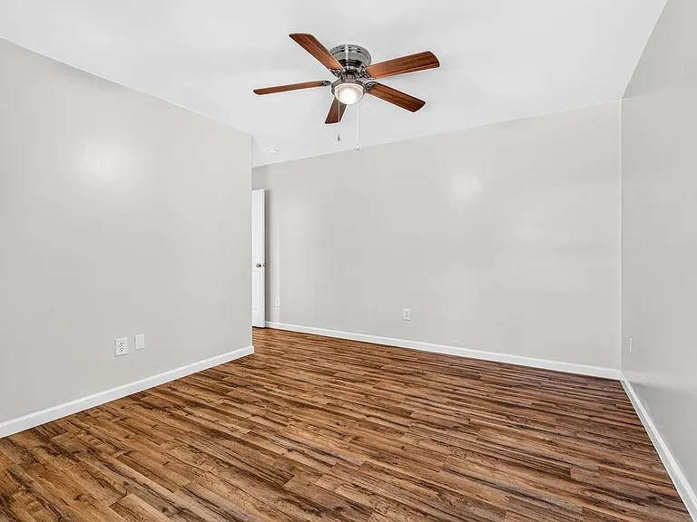 1208 Hawthorne Rd — Photo 29