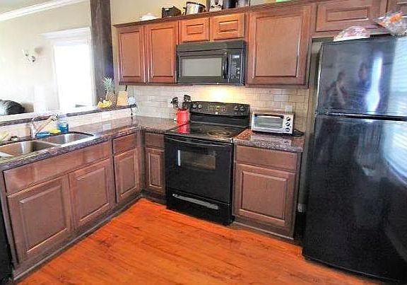 5th image of 2483 Horse Shoe Dr