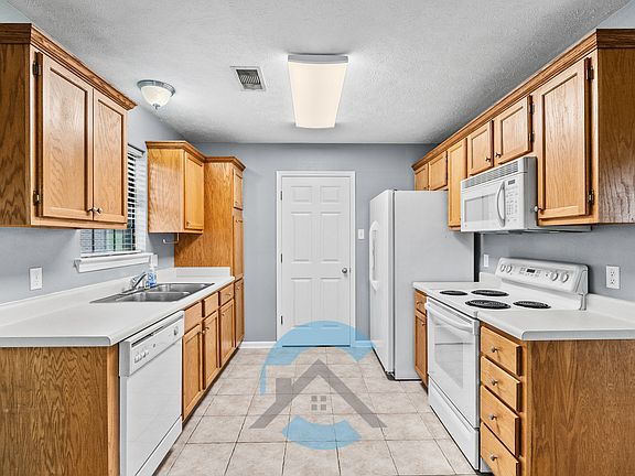 5th image of 5335 Lantana Dr