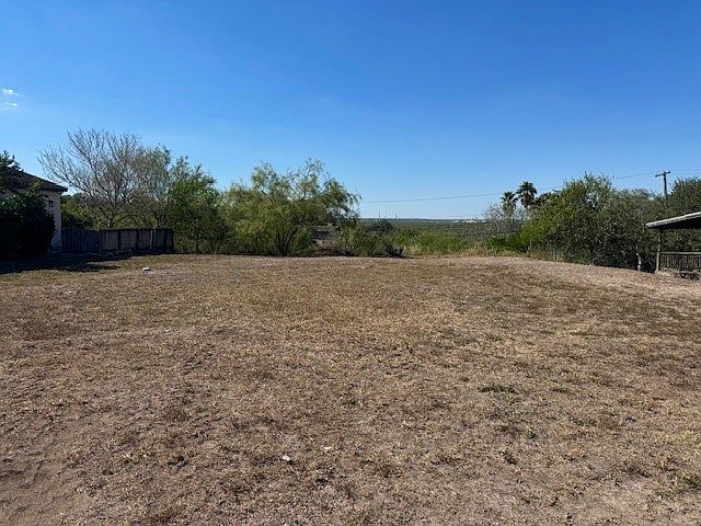 2nd image of 5009 Calallen Dr