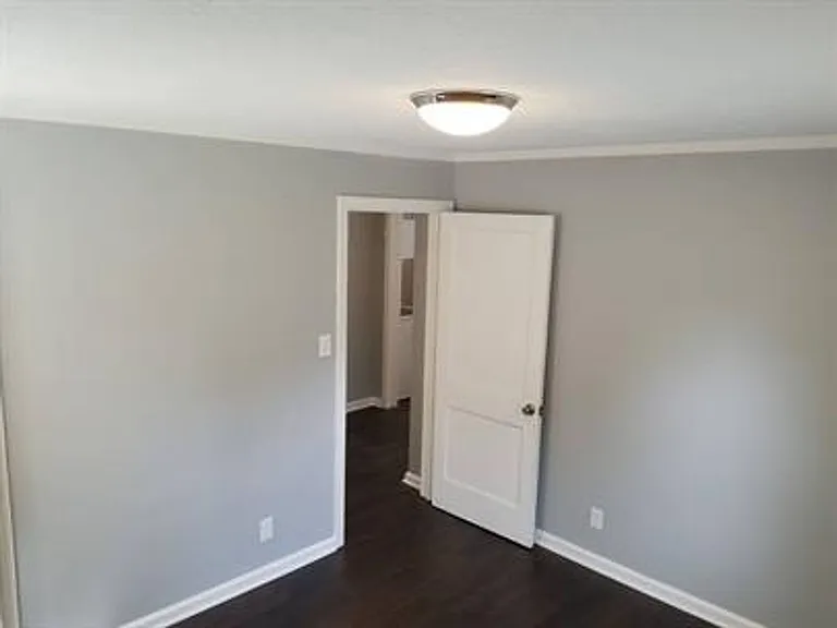 1609 Clara Ave — Photo 8