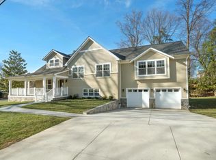 6505 Lone Oak Dr, Bethesda, MD 20817