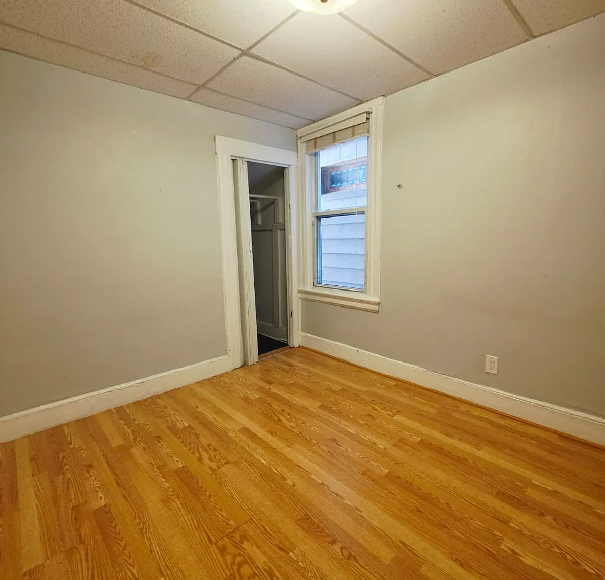 3 bed, 1000 sqft, $2,400 — Photo 4