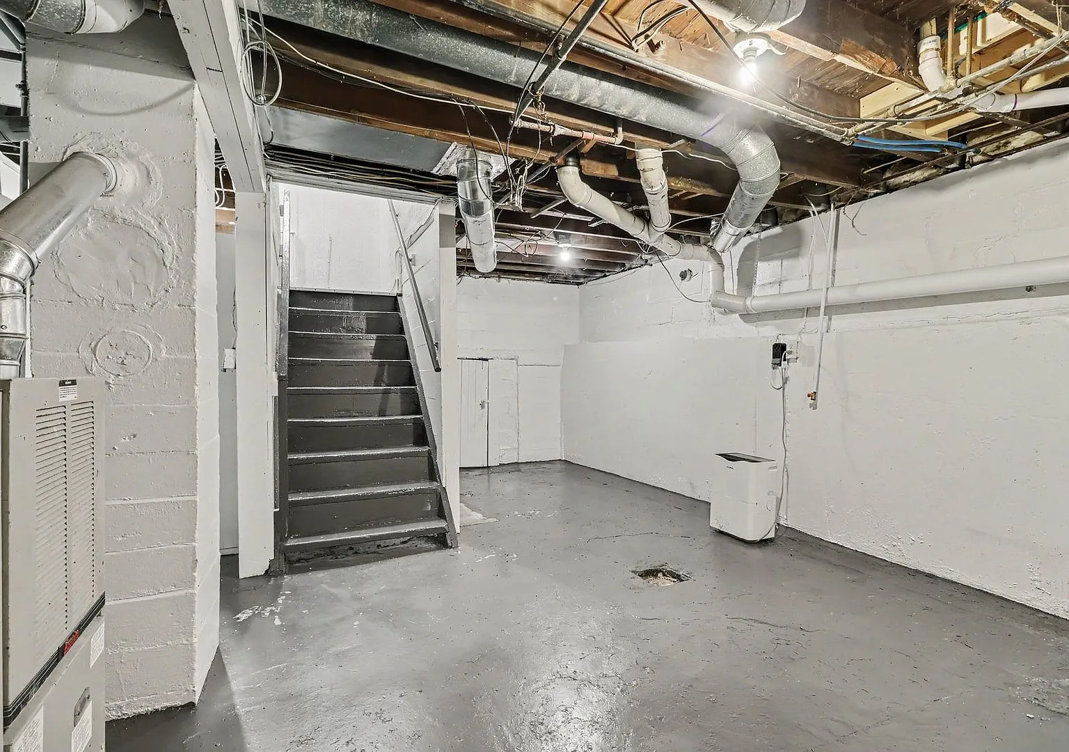 702 Fenimore Ave 3B/1BA Single-Family Home $1499- Ask about our Security Deposit Alternative! — Photo 1