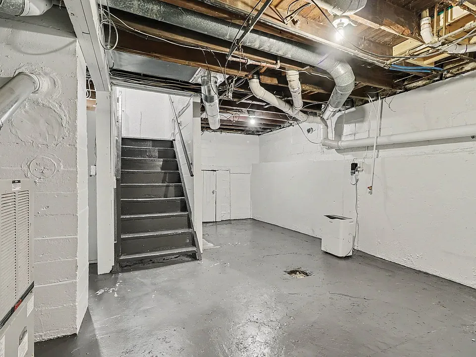 702 Fenimore Ave