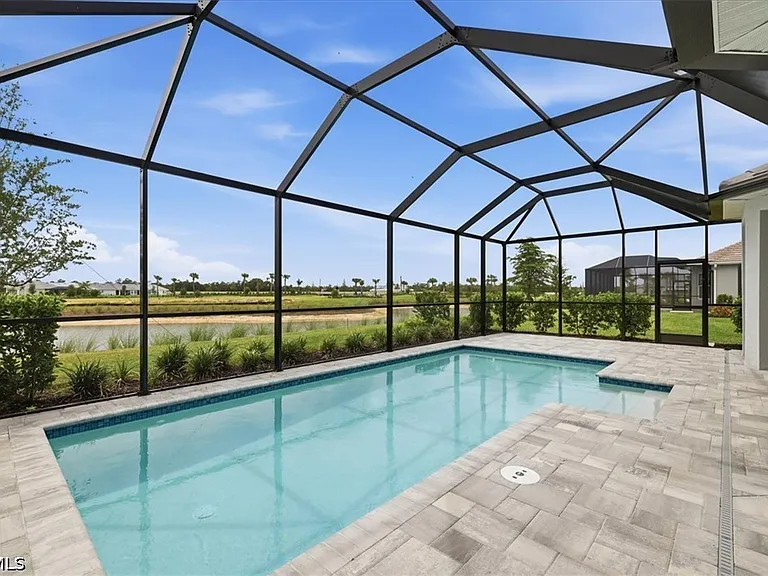 26801 Victoria Pl — Photo 27