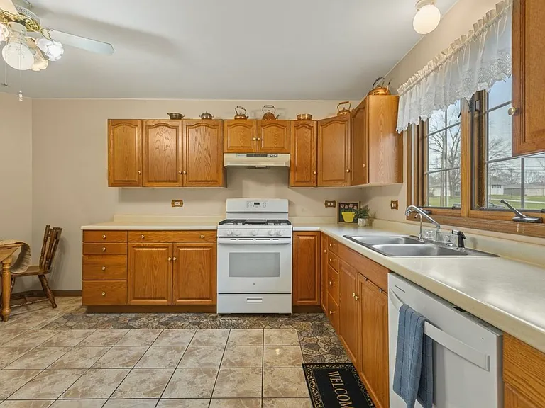 1248 S Lawler Ave — Photo 12