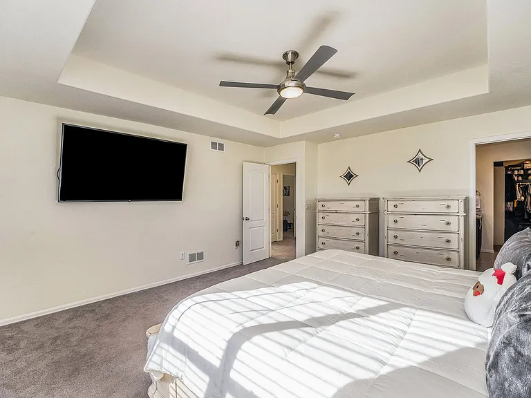 9707 Bennett Peak St — Photo 11