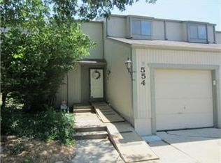 554 NW Valleybrook Rd, Blue Springs, MO 64014