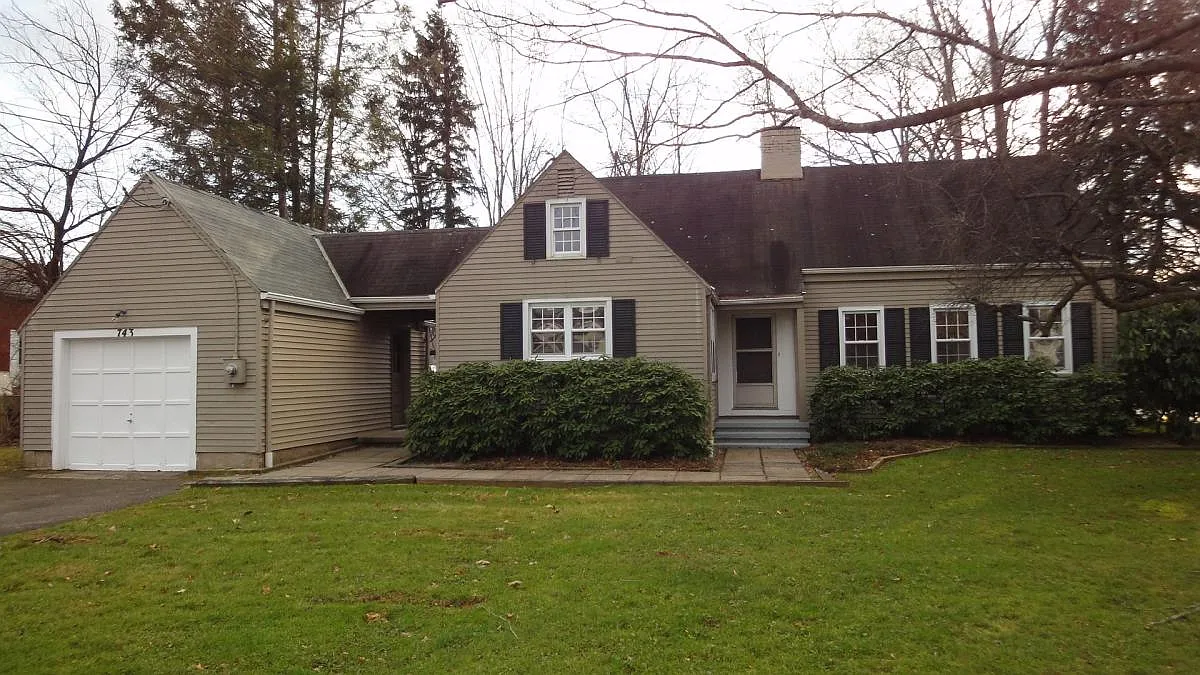 3 bed, 1808 sqft, $2,500 — Photo 1