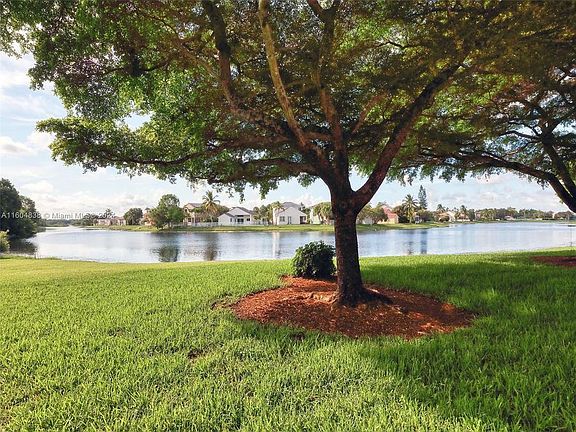 5th image of 1271 Sorrento Dr #1271