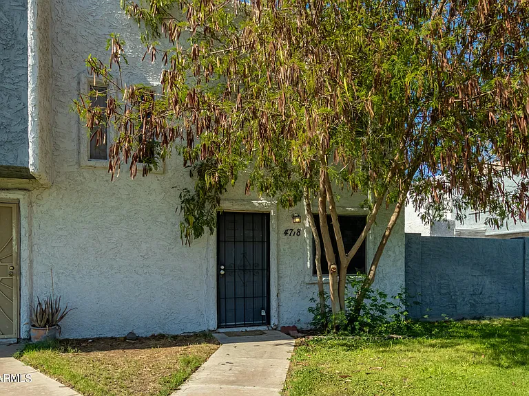 4718 W Orangewood Ave — Photo 1