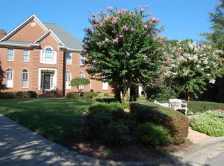 105 Chertsey Ct, Cary, NC 27519