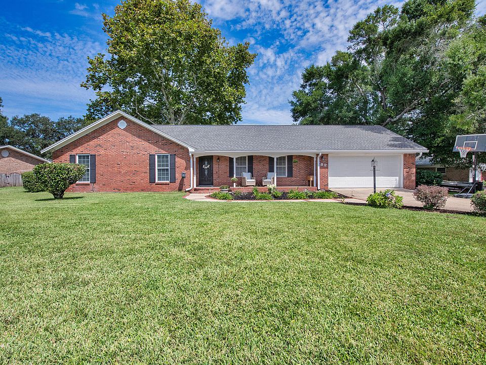 1st image of 82 Lake Lorraine Cir