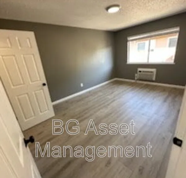2417 Northrop Ave #2 — Photo 1