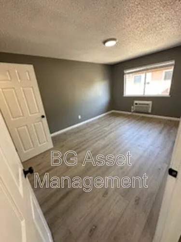 2417 Northrop Ave #2 Photo 1