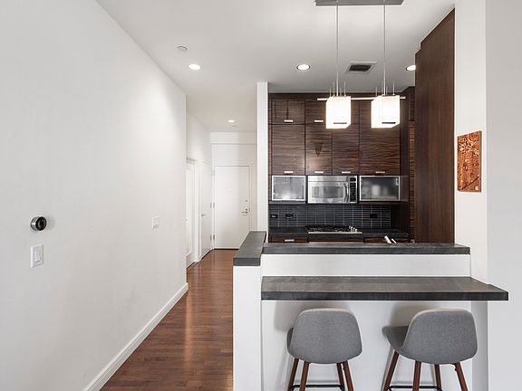 5th image of 101 W 24th St APT 5H