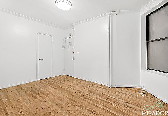 5th image of 403 E 8th St #1