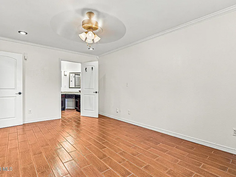 6340 Modesta St — Photo 23