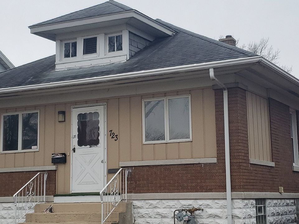 2nd image of 723 Clement St