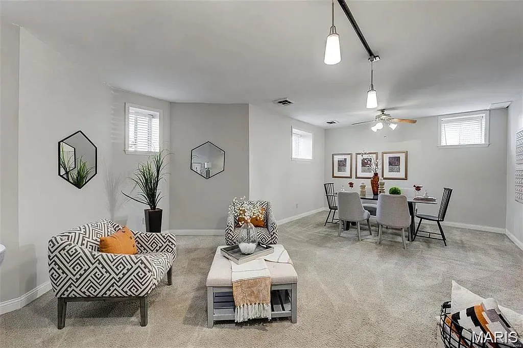 3 bed, 2.0 bath, 1400 sqft, $1,750 — Photo 3