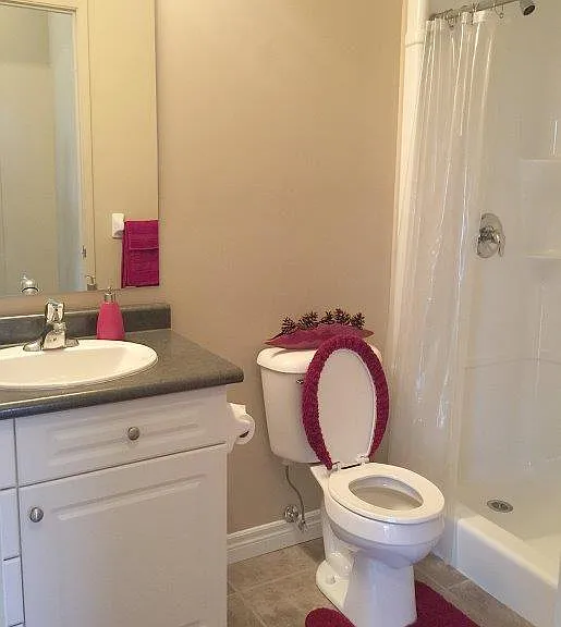 435 Colborne St — Photo 12