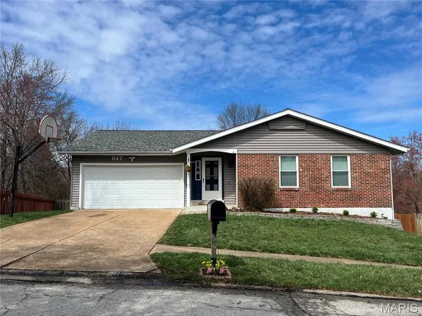 647 Wynn Pl, Ballwin, MO 63021