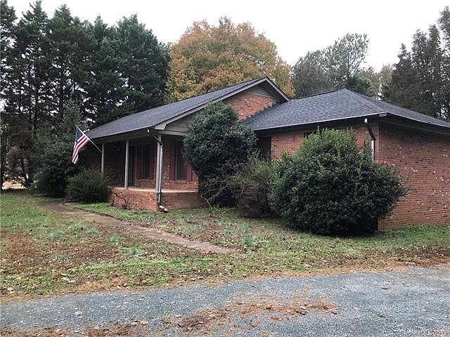 2nd image of 2321 Hounds Run Ct