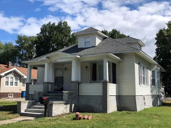 748 S Division St, Carterville, IL 62918