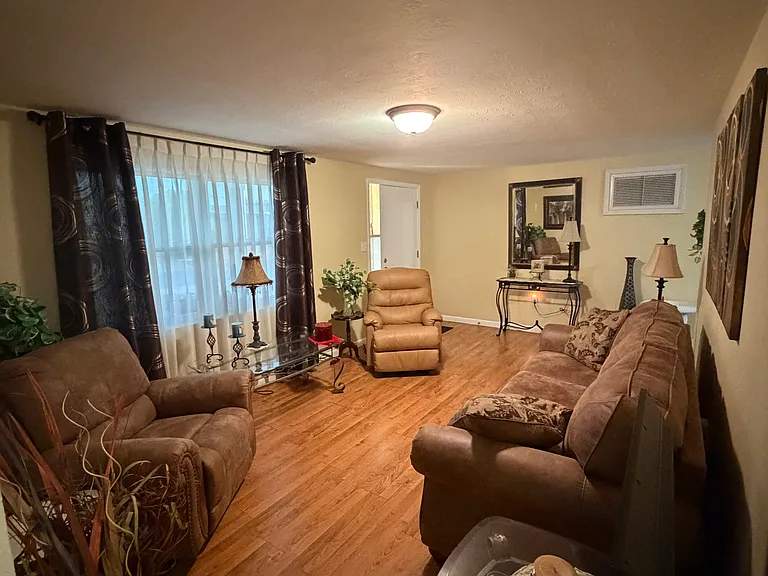 4923 Genesis Ave — Photo 12