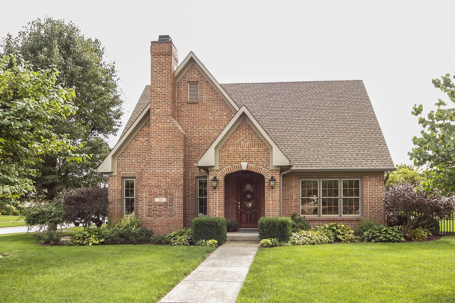 1731 Killarney Way photo 1