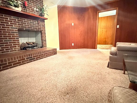 5th image of 100 Branike Dr