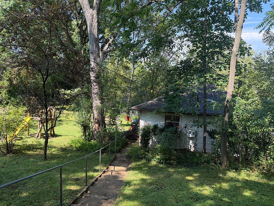 1st image of 912 Johnson St