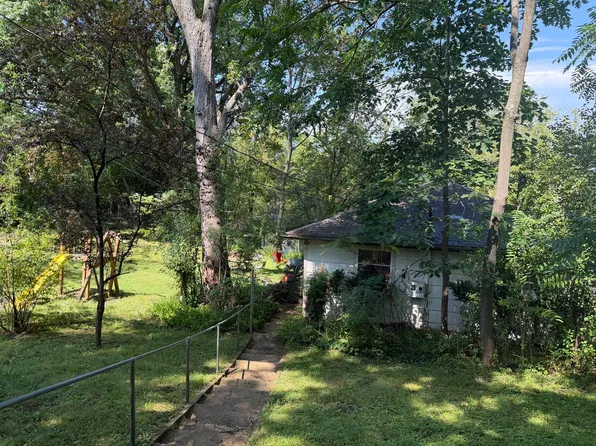 912 Johnson St, Fox River Grove, IL 60021