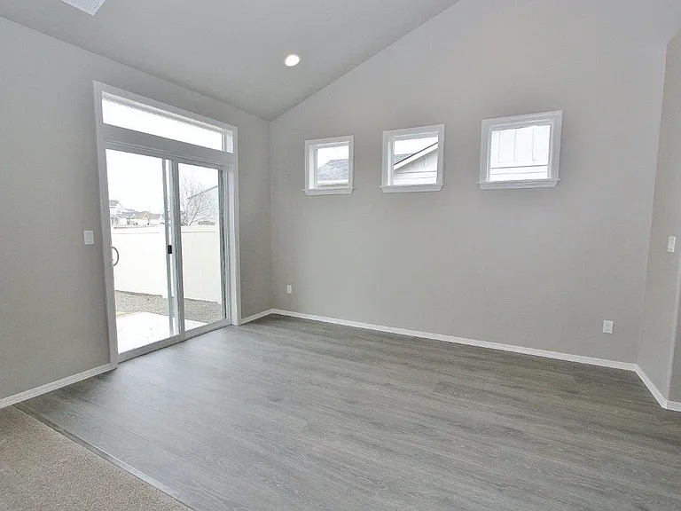 33 N Mingus Ave — Photo 9