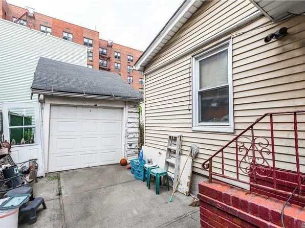 17007 89th Ave, Jamaica, NY 11432