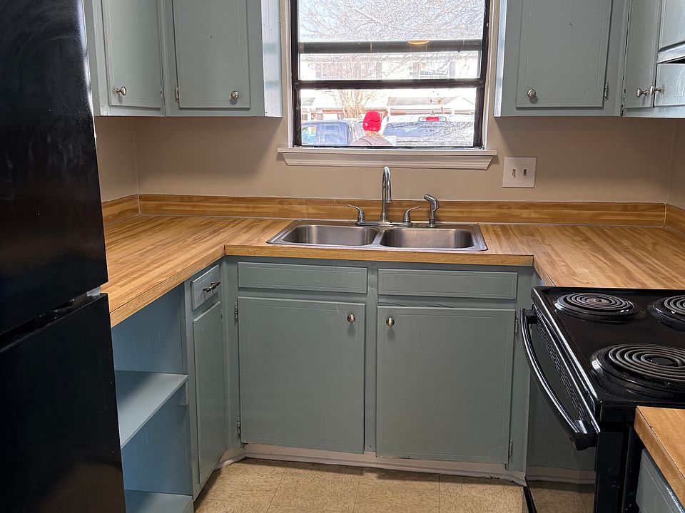 1st image of 5105 Marseilles Dr APT A