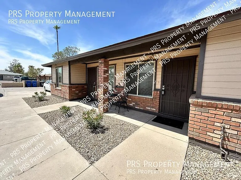 551 S Lesueur #2 — Photo 1