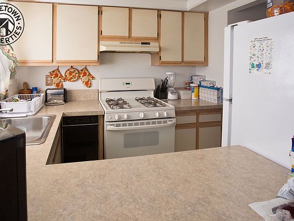 4th image of 12 Heaney Ave #12