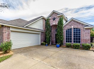 827 Redbud Dr, Allen, TX 75002