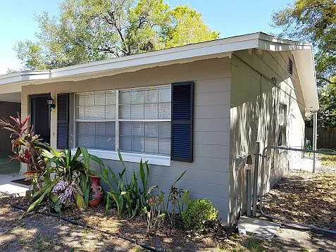 1823 Chamberlin St — Photo 2