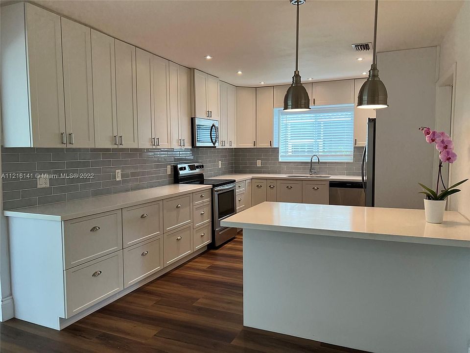 1st image of 410 Savona Ave #0