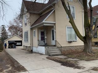 1017 Nebraska St #A, Oshkosh, WI 54902