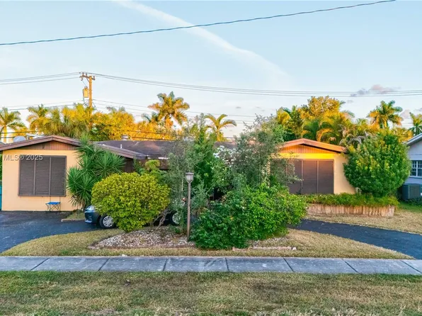 20605 NE 19th Ct, Miami, FL 33179