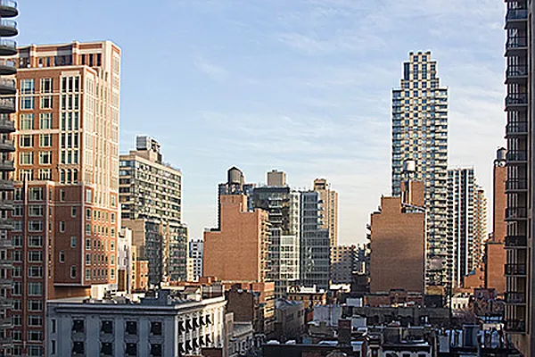 Sold by CitiSuites International Realty | media 9