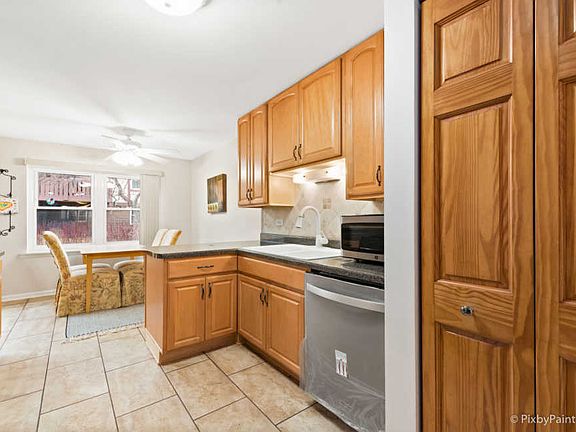 4th image of 2960 Northampton Dr APT A1