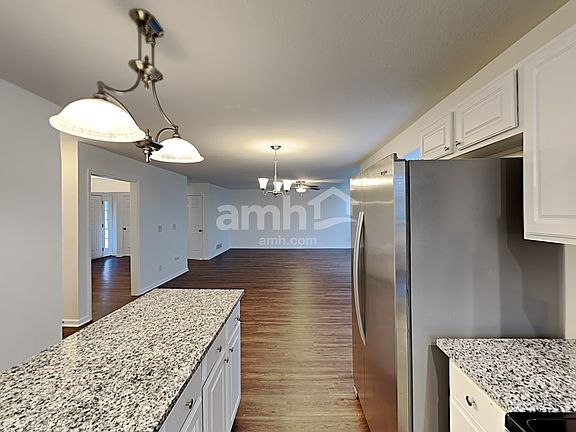 4th image of 1544 Mallard Cir W