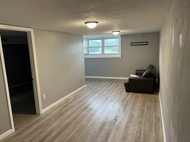 7806 Brier St — Photo 11
