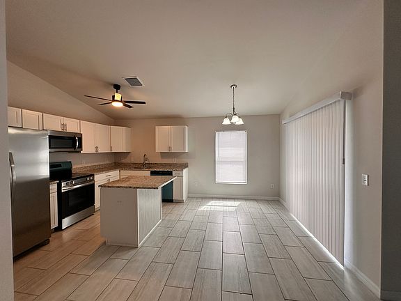 3rd image of 129 NE 6th Ave