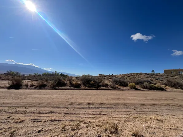5530 Teton Ave NE, Rio Rancho, NM 87144
